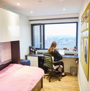 /img/newses/origin/dld-college-london-leading-independent-boarding-school-2-350x354-1.jpg